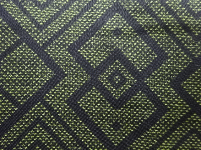  アンティーク　幾何学模様織り出し本場泥大島紬着物(5マルキ)